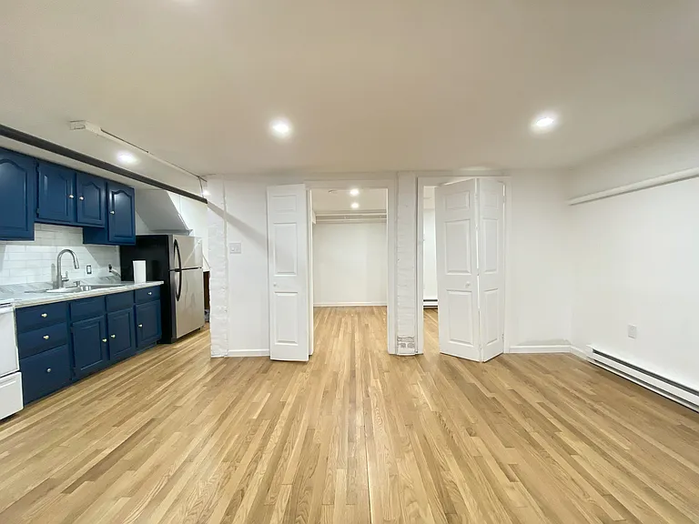 686 Parker St #1 — Photo 11