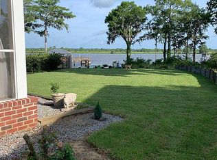 62 Lancer Ln, Pawleys Island, SC 29585