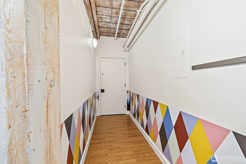 5th image of 1507 Western Avenue #R203
