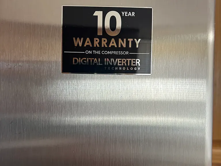 High End Appliances throughout.
