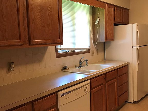3rd image of 3405 Ridgewood Dr Unit A