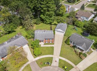 426 Lyon Ct, South Lyon, MI 48178