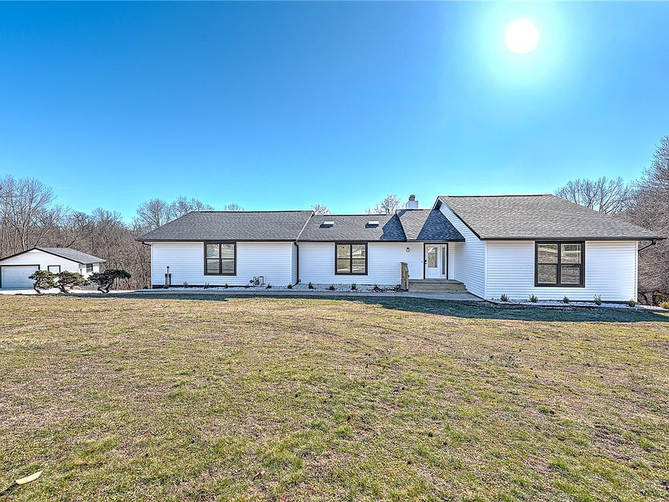 1st image of 109 Ruth Ln