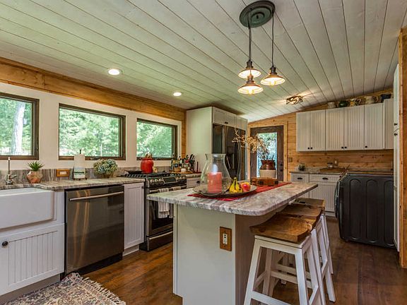 5th image of 1219 Chestnut Creek Way