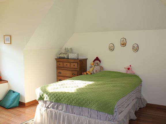 Upstairs bedroom 1