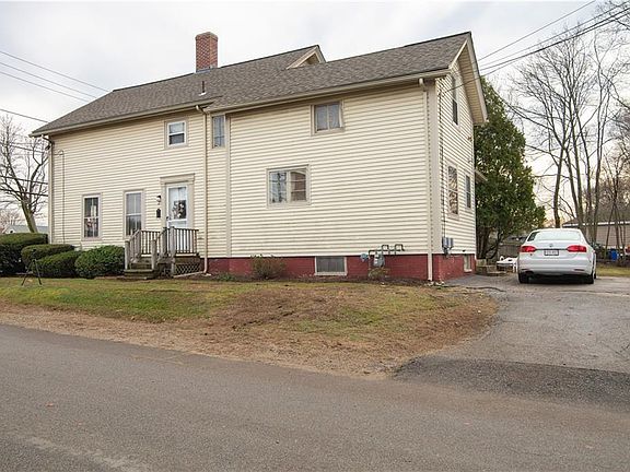 4th image of 1044 Smithfield Ave