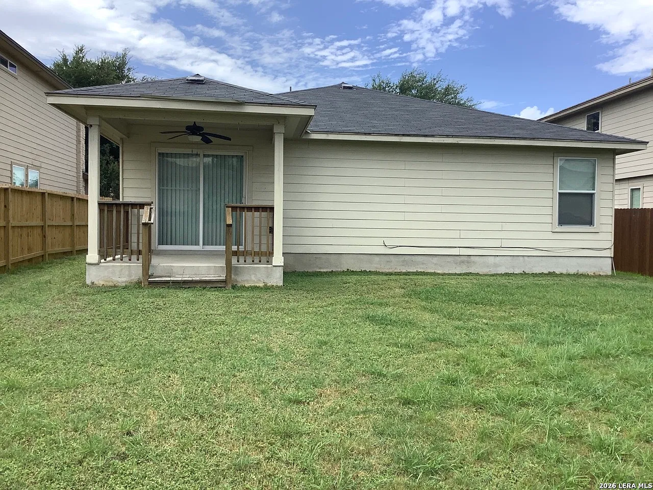 3 bed, 1418 sqft, $1,595 — Photo 2