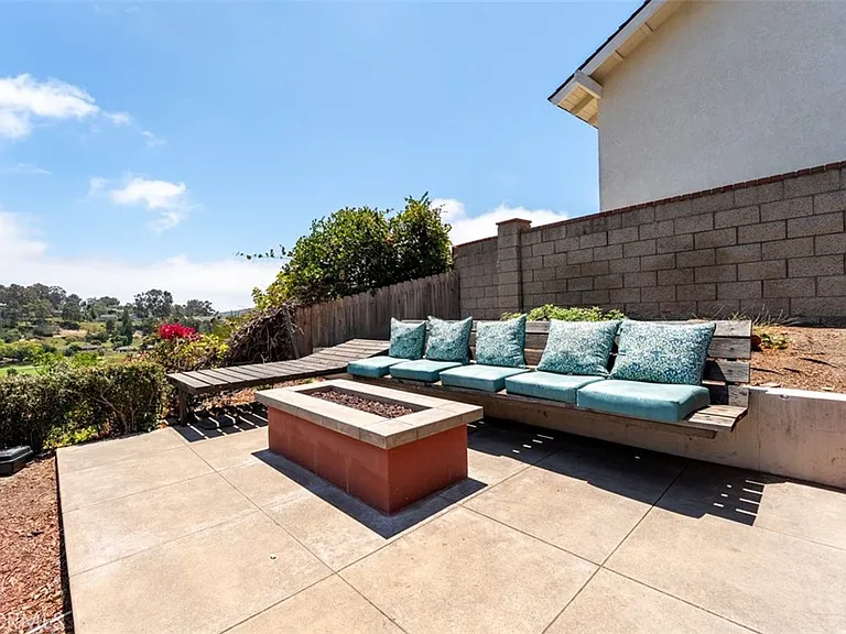 23932 Flores Ave — Photo 31