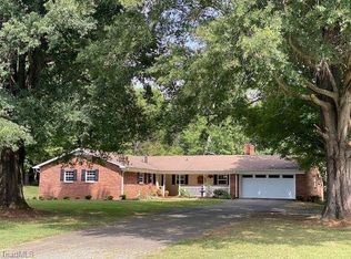 8451 Reynolda Rd, Pfafftown, NC 27040