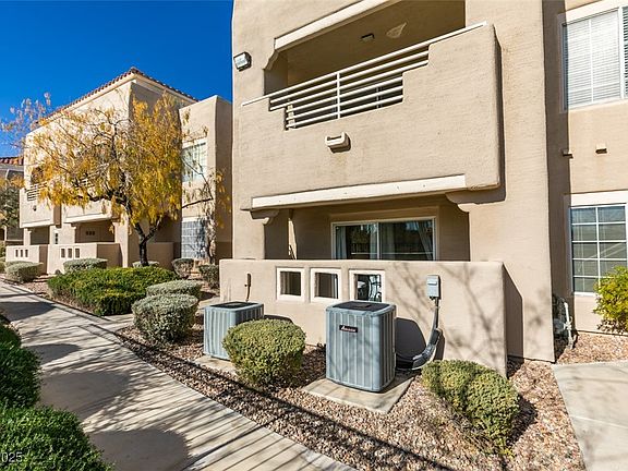 3rd image of 1901 Villa Palms Ct Unit 103