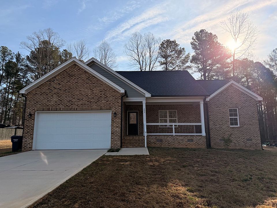 1st image of 203 Simmons Lake Dr