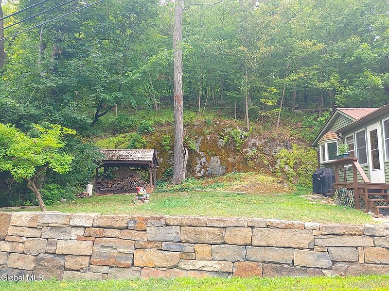 5th image of 693 Gull Bay Road