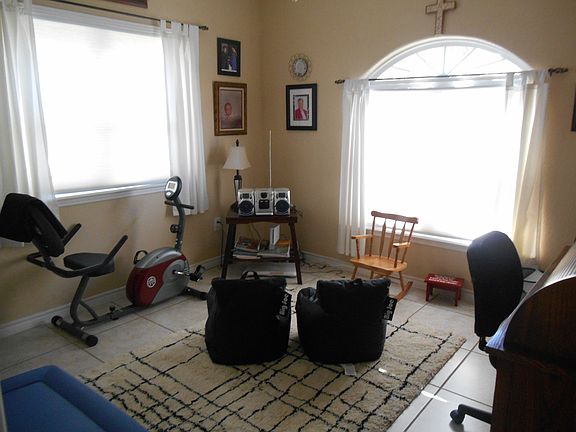 4th image of 213 Saint Francis Cir