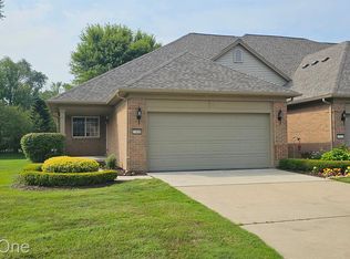 33880 Michigamme Dr #53, New Baltimore, MI