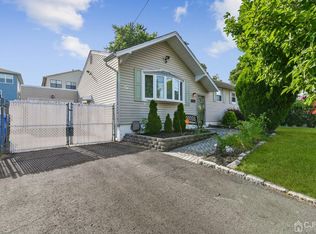 105 Chestnut St, Avenel, NJ 07001