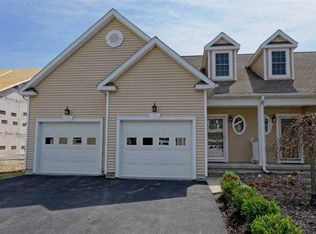4 Jordan Point Dr, Troy, NY 12180