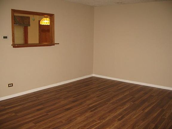 4th image of 1650 S Green Meadows Blvd