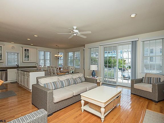 3rd image of 4512 Central Ave #1