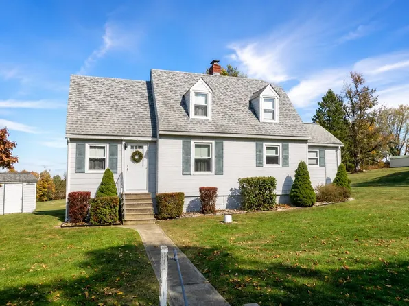 139 Holly Pl, Mount Pleasant, PA 15666