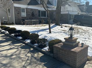 25 Highland Rd, Valley Stream, NY 11580