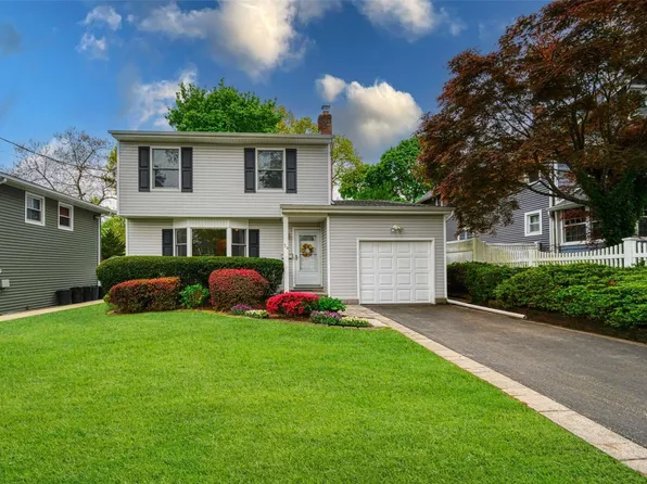 34 E 21st Street, Huntington Station, NY 11746