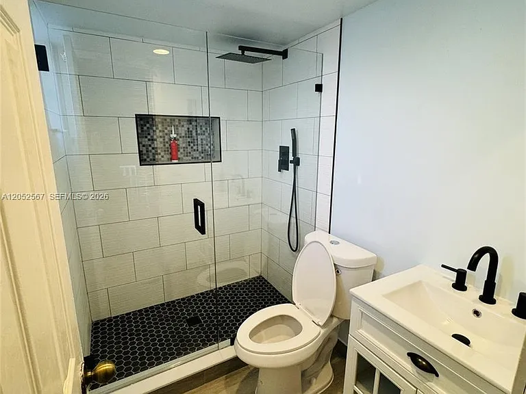 1350 NE 119th St #135021 — Photo 4