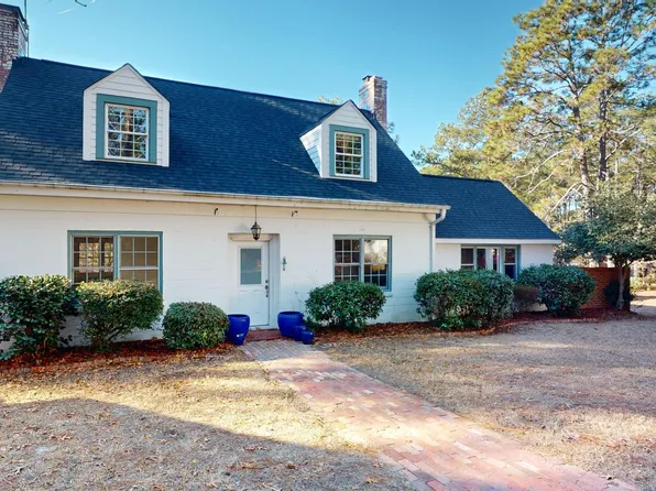 1325 Valley View Road, Southern Pines, NC 28387