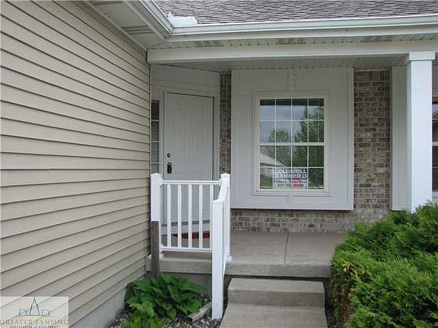 1st image of 911 Sandview Dr