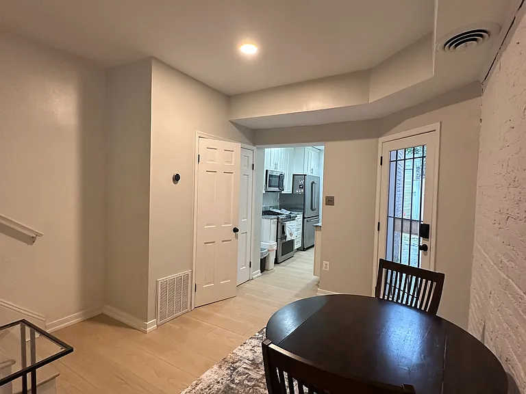 222 Parker St NE — Photo 10