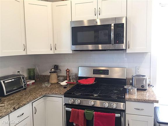 2nd image of 39 Saint Paul St #19JT