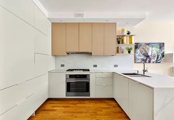 3rd image of 91 Douglass St APT 2