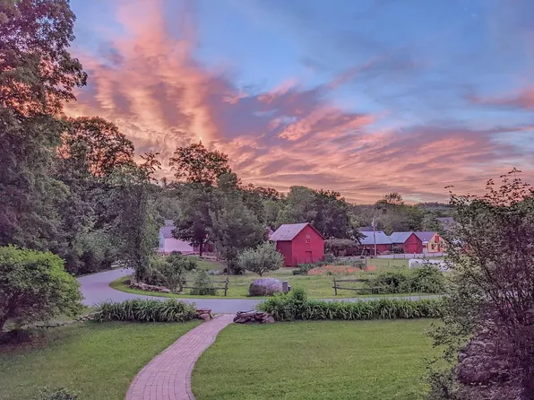 22 Mill Street, New Boston, NH 03070