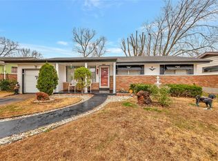 9723 Edgefield Dr, Saint Louis, MO 63136