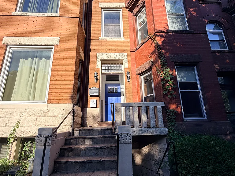 2115 1st St NW