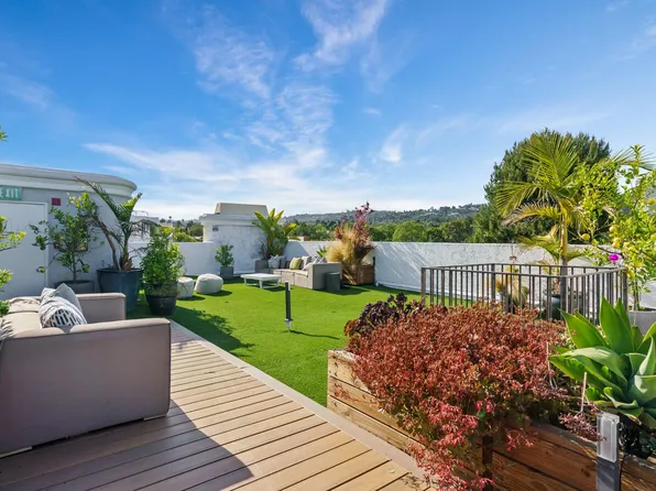 448 N Oakhurst Dr #4, Beverly Hills, CA 90210