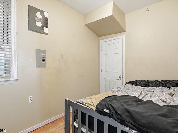 5th image of 38-40 Schley St
