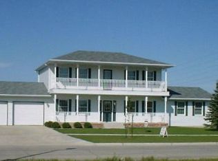 2402 S 36th St, Grand Forks, ND 58201