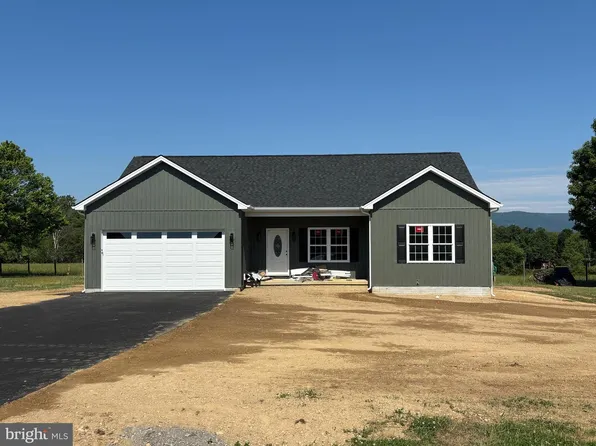 131 Deerfield Estates Dr, Stanley, VA 22851