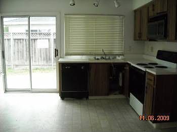 3rd image of 1342 Flickinger Ave
