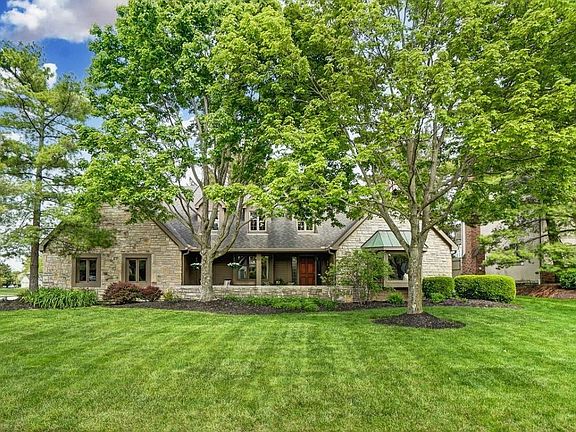 3rd image of 8582 Davington Dr