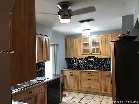 3rd image of 8391 NW 28th St