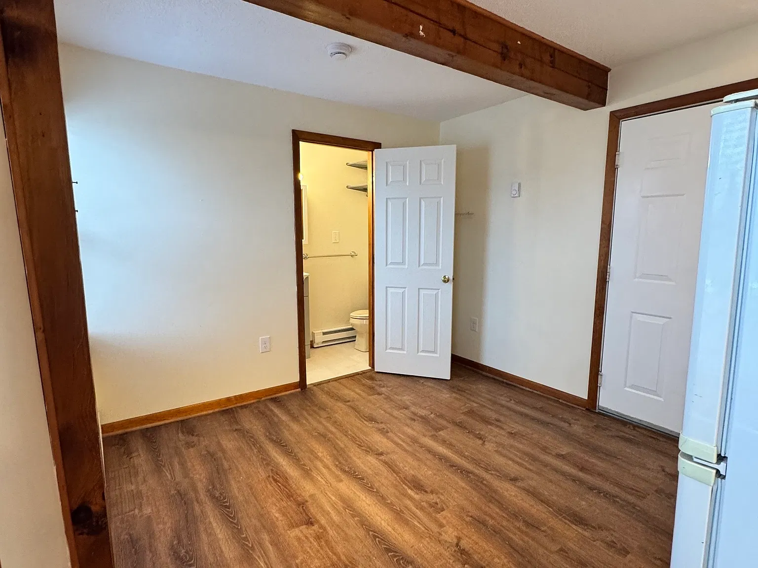 1 bed, 1.0 bath, 300 sqft, $1,300 — Photo 3