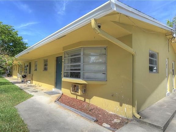 3rd image of 412 SE 9th St APT 4