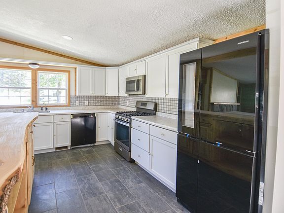 5th image of 1040 Main Dr
