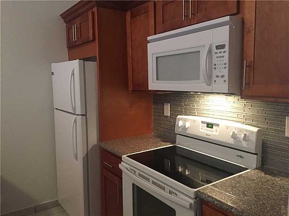 2nd image of 18310 Mediterranean Blvd #724