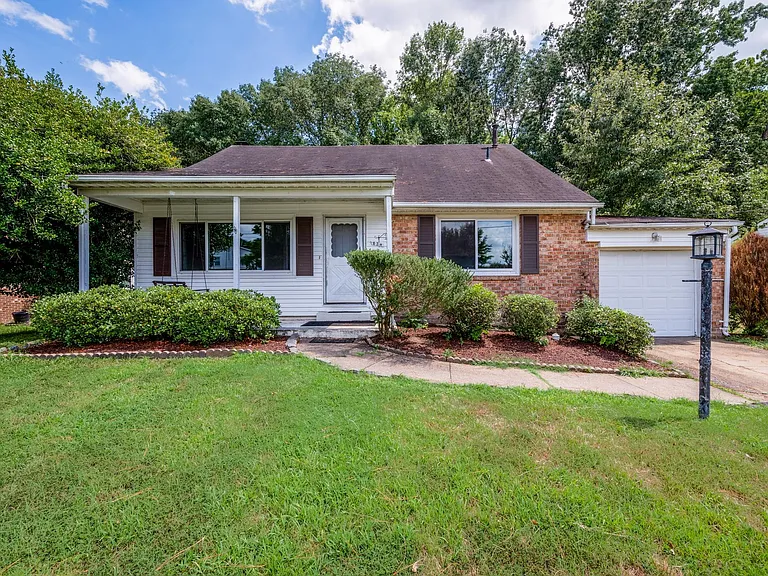 824 Morgan Trl — Photo 3