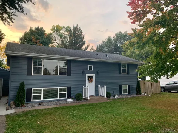 9036 Lexington Ave NE #2, Circle Pines, MN 55014