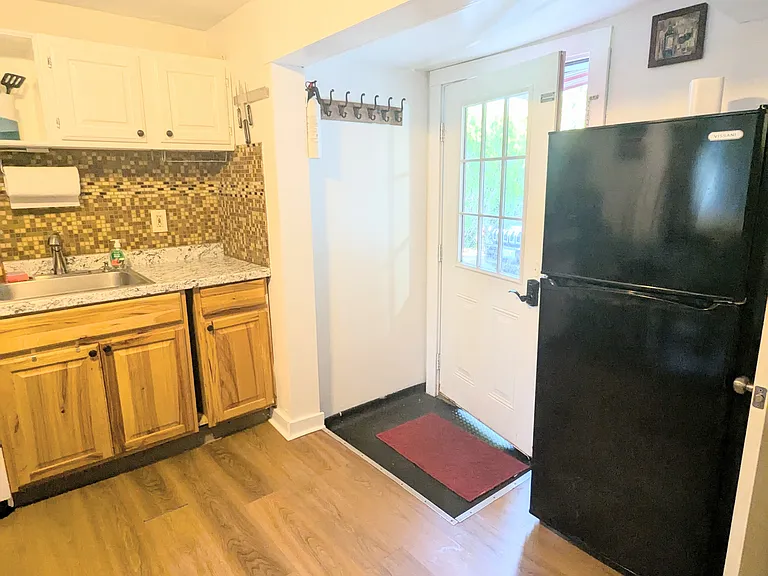 11 Cottage Ave #2 — Photo 5