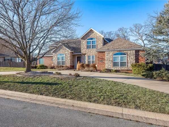 3 Wiltshire Ln, Bentonville, AR 72712