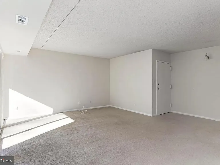 11841 Shire Ct #11 — Photo 6